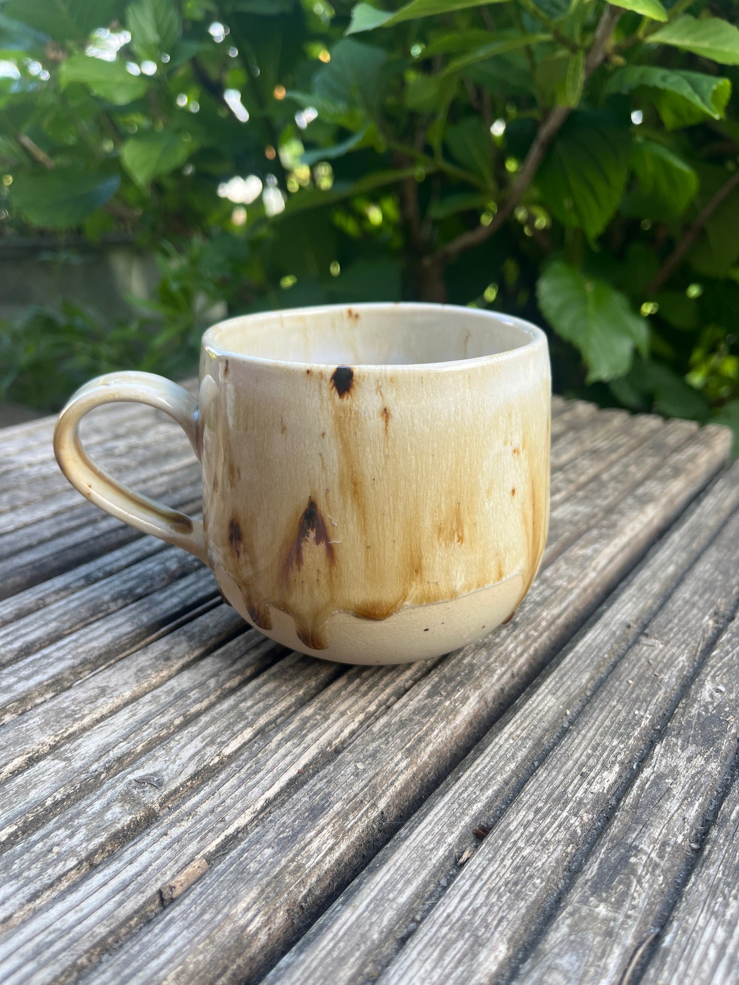 Kaffeebecher mit Henkel in Mokka